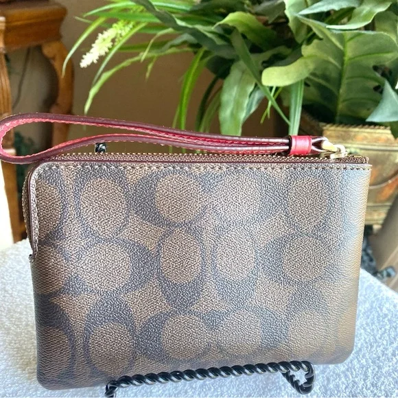 Coach  Signature Canvas Corner Zip Wristlet Brown Red red lining in EUC - Picture 3 of 9